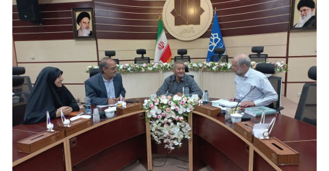 نشست ۷۶ کاشان‌شناسی با موضوع «از کارگری کارخانه حریر مخمل تا مدیریت آموزش و پرورش»